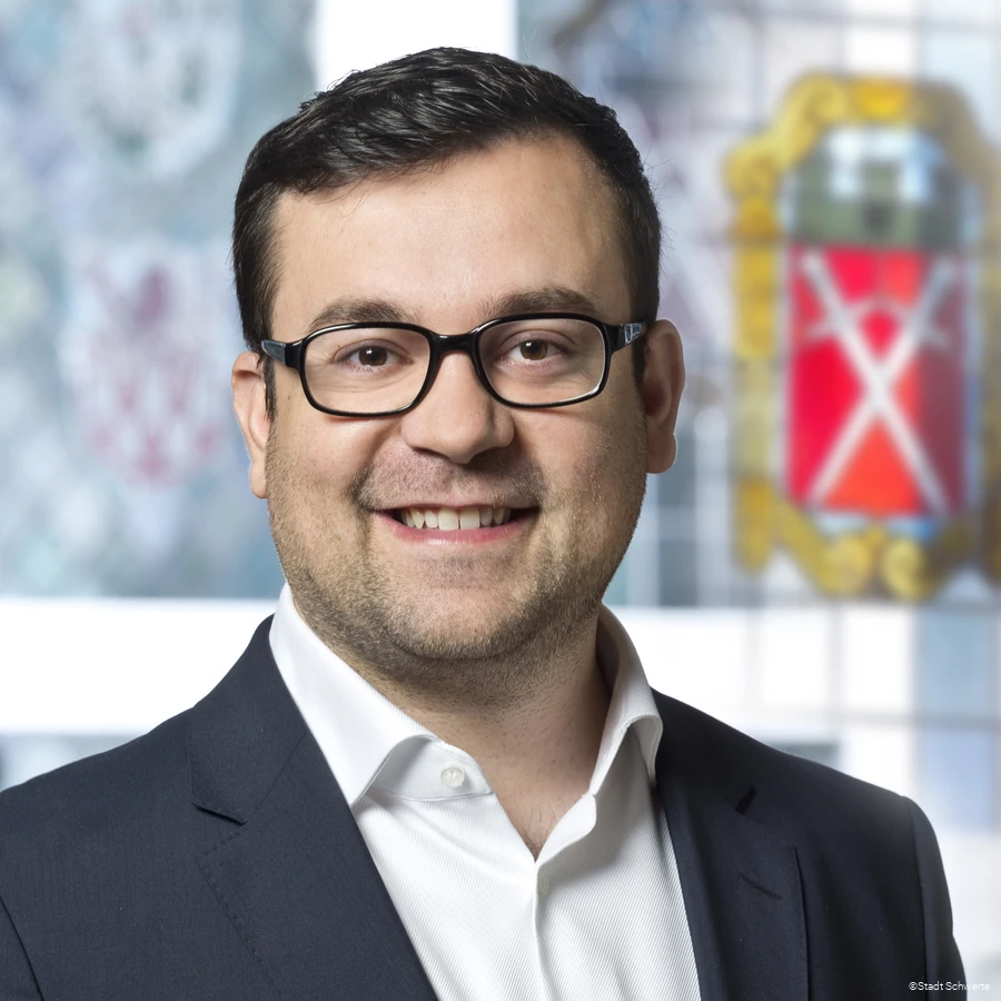 Schwertes Bürgermeister Dimitrios Axourgos