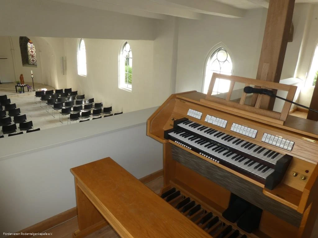 Empore mit Orgel Rodentelgenkapelle- Foto Archiv Förderverein.JPG