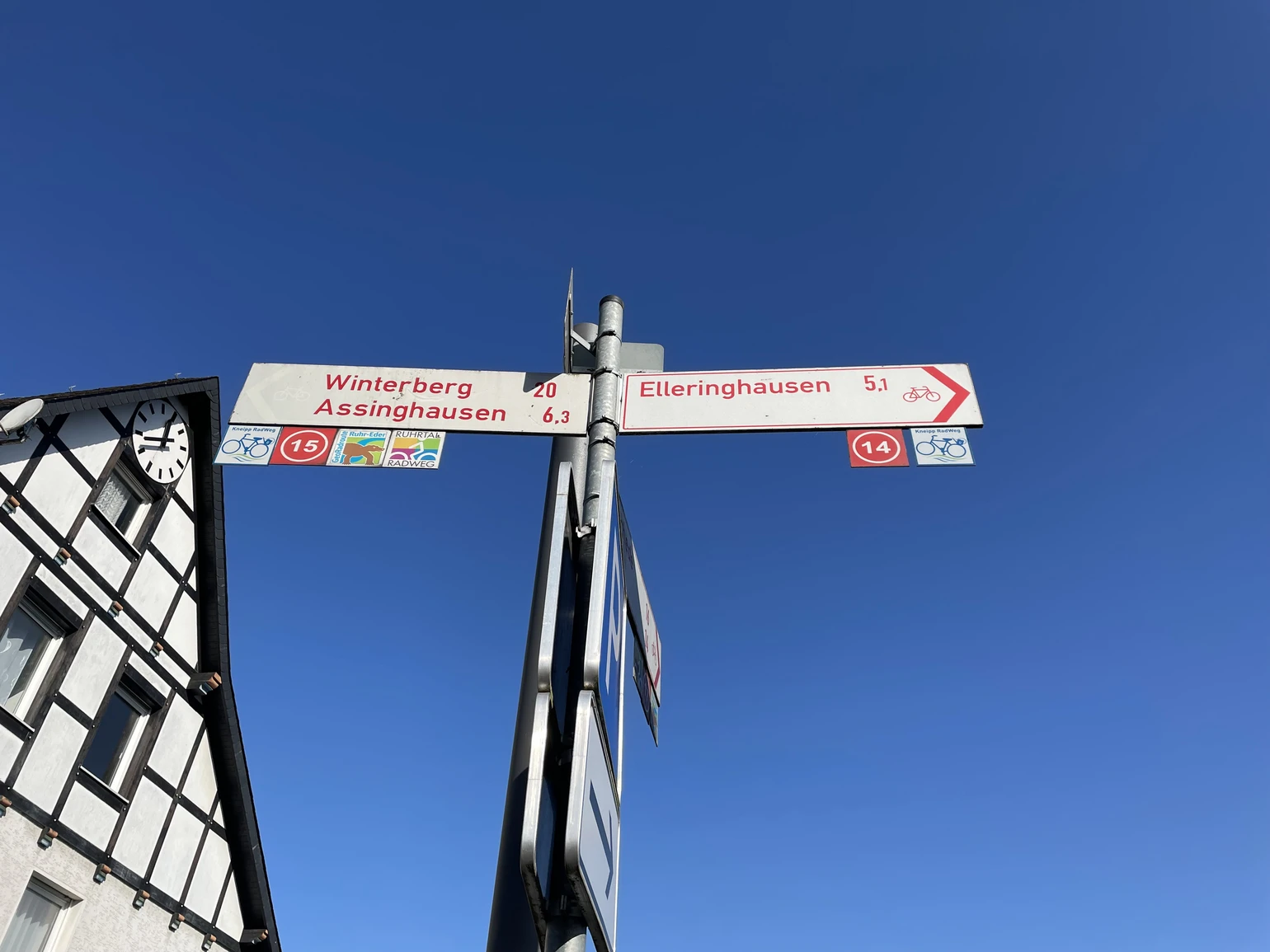 01_Beschilderungskataster_Wegweiser-Elleringhausen-492719.jpeg