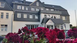 Außenansicht des Hotels Nuhnetal in Winterberg