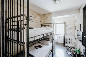 Themenzimmer " Jail House Cell" im Road Stop Dortmund