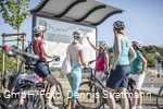 Reisegruppe plant Tour mit dem Fahrrad über den RuhrtalRadweg