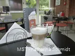 Gedeckter Tisch mit Kaffee in der Camera Obscura in Mülheim an der Ruhr