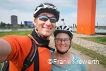 Frank und Karola vor der Rheinorange in Duisburg auf dem RuhrtalRadweg