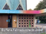 Der Eingang der offenen Fahrradkirche St. Josef in Fröndenberg