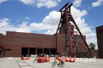 Fahrräder vor der Zeche Zollverein in Essen