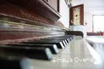 Klavier im Haus Oveney in Bochum