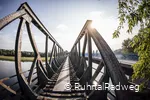 Radfahrer auf der Eisenbahnbrücke in Bochum