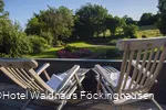 Gartenansicht vom Balkon des Hotels Waldhaus Föckinghausen in Bestwig